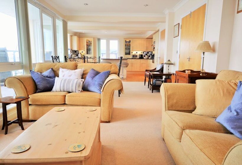 52 Napoleons Landing