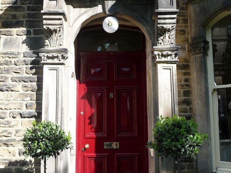 تختخواب و صبحانه Alexandra Court