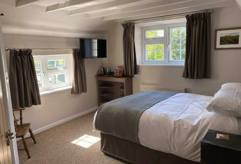 مبيت وإفطار Black Lion Inn