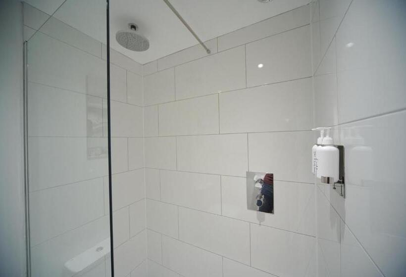 مبيت وإفطار Black Lion Inn