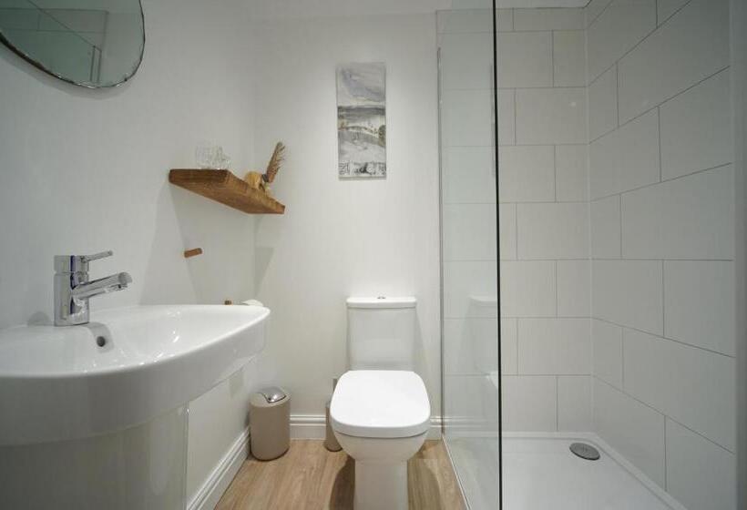 مبيت وإفطار Black Lion Inn