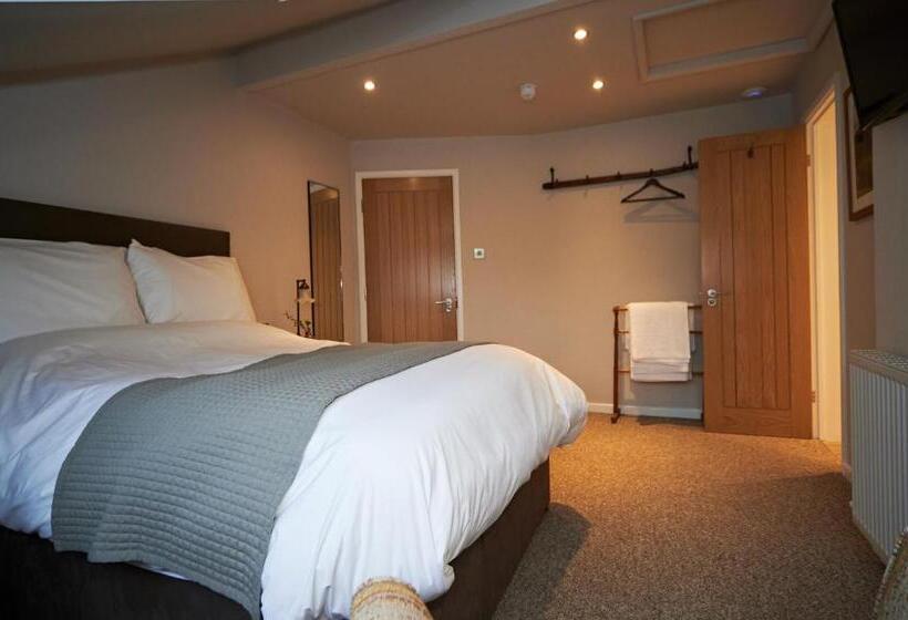 مبيت وإفطار Black Lion Inn