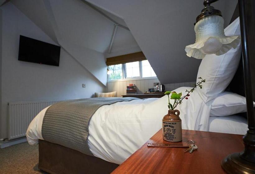 مبيت وإفطار Black Lion Inn