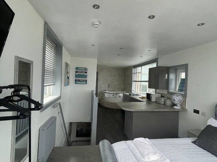 צימר Shore Lodge