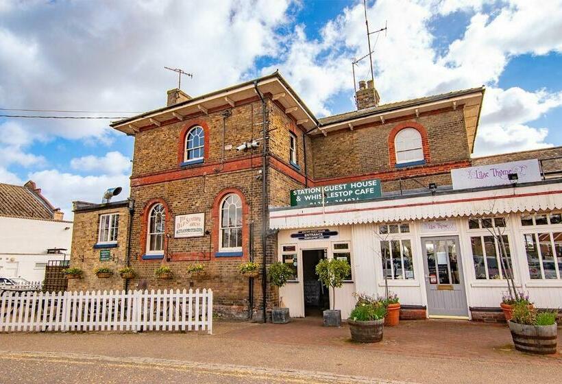 Bed and Breakfast The Station Guest House