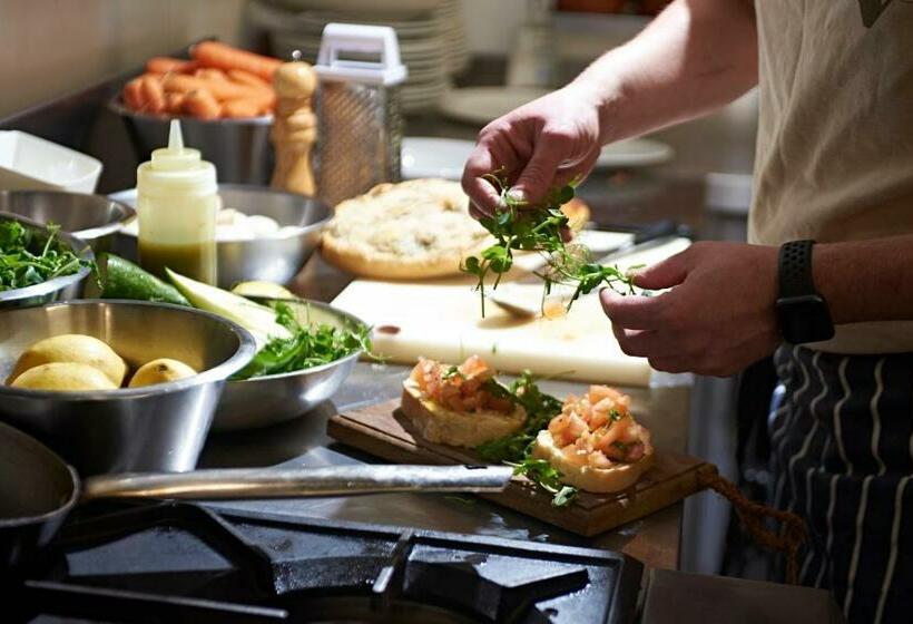 ベッドアンドブレックファースト Valentino S Restaurant With Rooms