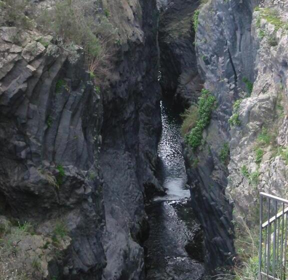 צימר Villa Le Gemelle Dell'alcantara