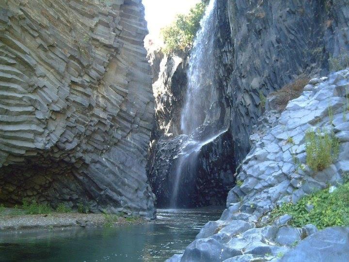 צימר Villa Le Gemelle Dell'alcantara