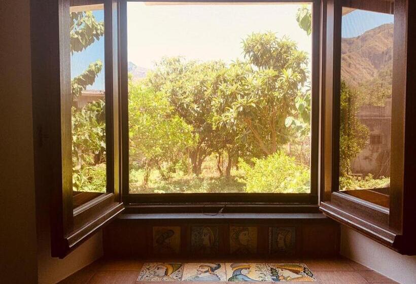 צימר Villa Le Gemelle Dell'alcantara