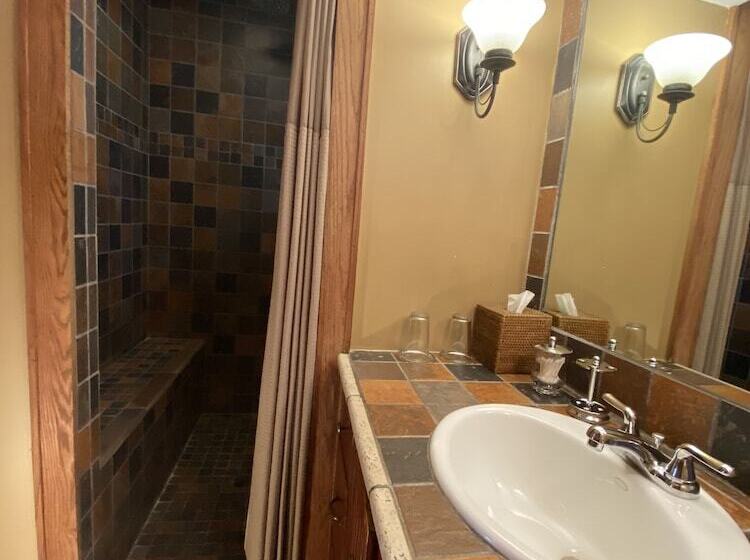 مبيت وإفطار Wild Goose Inn