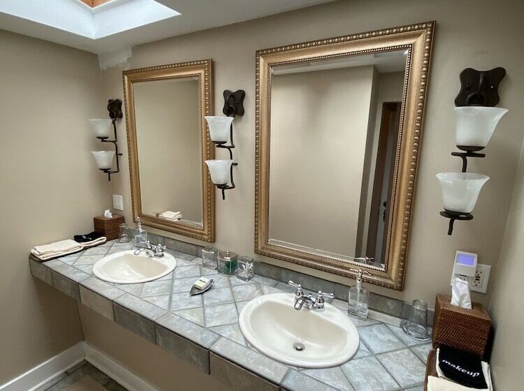 مبيت وإفطار Wild Goose Inn