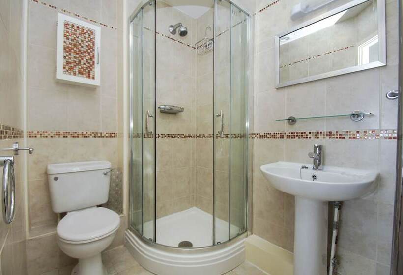 Britannia Harbour View Parking By Brighton Holiday Lets