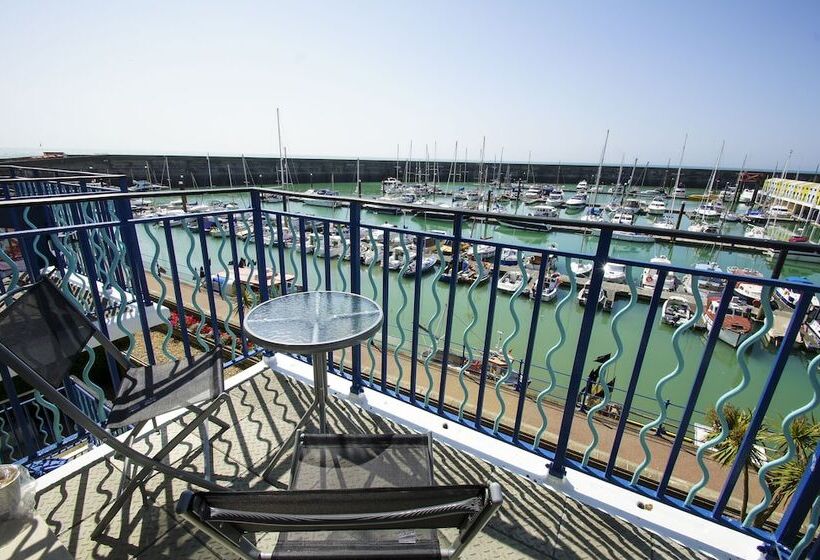 Britannia Harbour View Parking By Brighton Holiday Lets