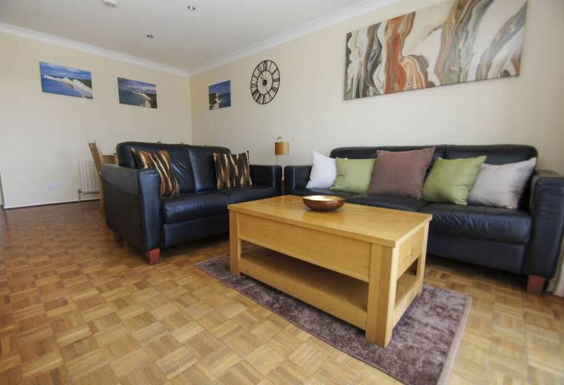 Britannia Harbour View Parking By Brighton Holiday Lets