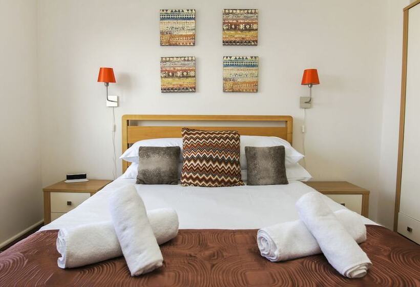 Britannia Harbour View Parking By Brighton Holiday Lets