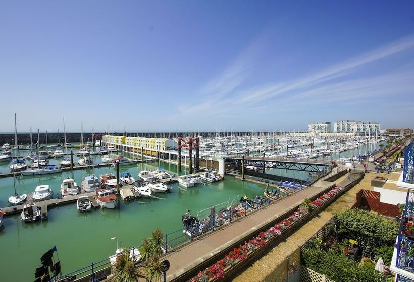 Britannia Harbour View Parking By Brighton Holiday Lets