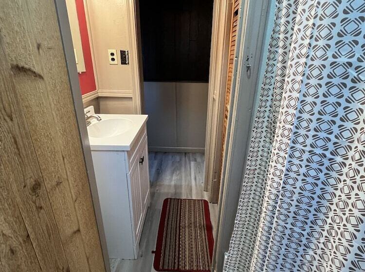 Cedarvale Cabins At Turner Falls