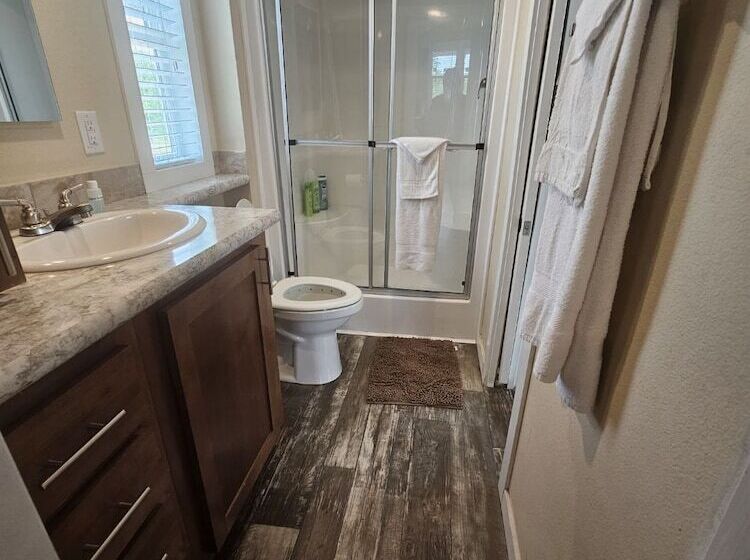 Cedarvale Cabins At Turner Falls