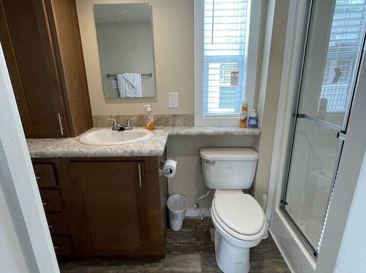 Cedarvale Cabins At Turner Falls