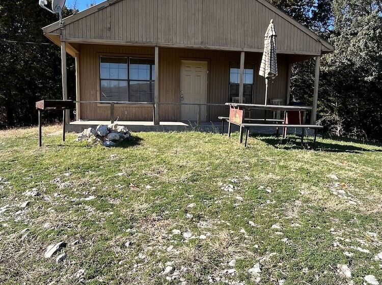 Cedarvale Cabins At Turner Falls