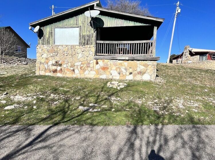 Cedarvale Cabins At Turner Falls