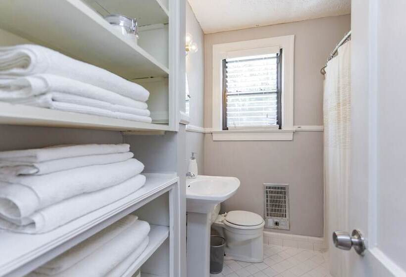 Charming Nashville Cottage 12 Min Downtown