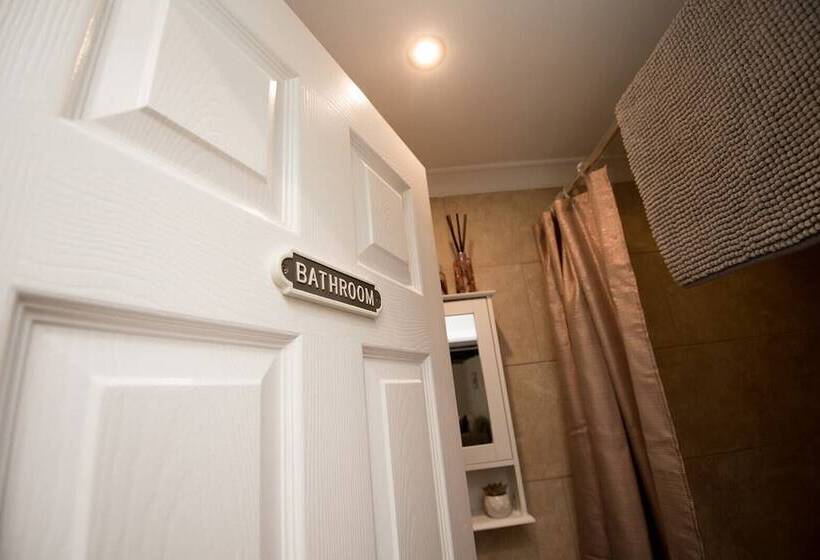 Cosy Cottage In Lytham St Annes   Close To Beach