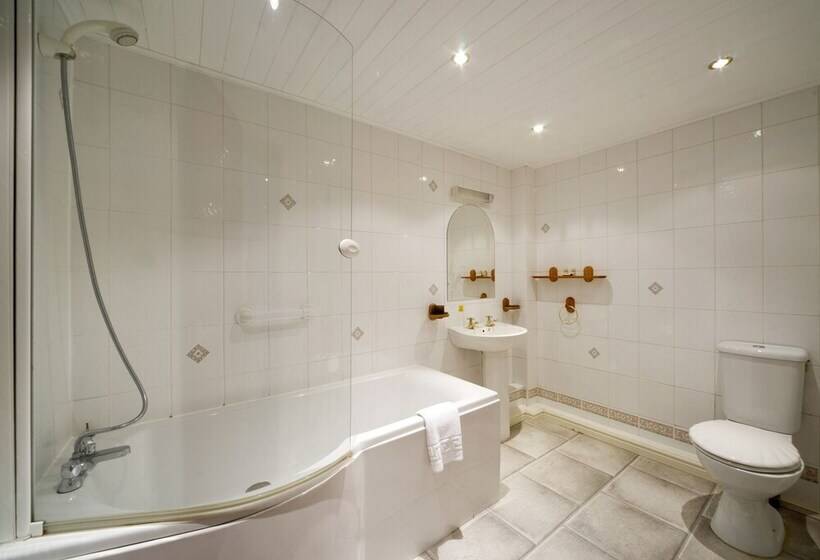 Derwent Manor Apartments