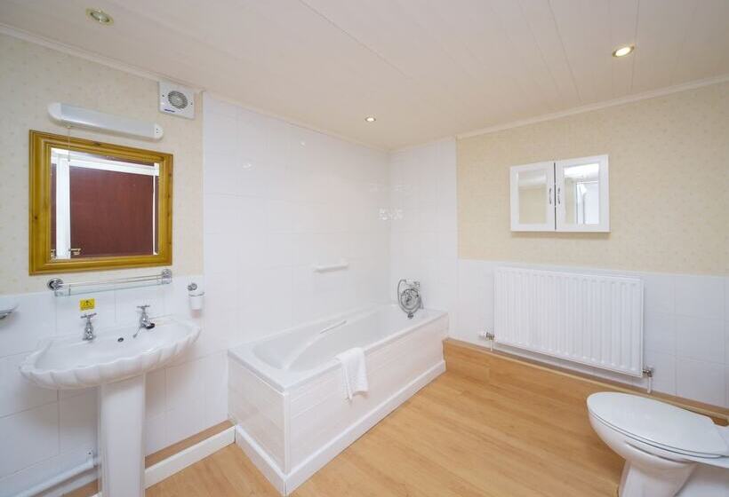 Derwent Manor Apartments