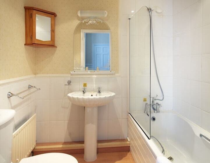 Derwent Manor Apartments