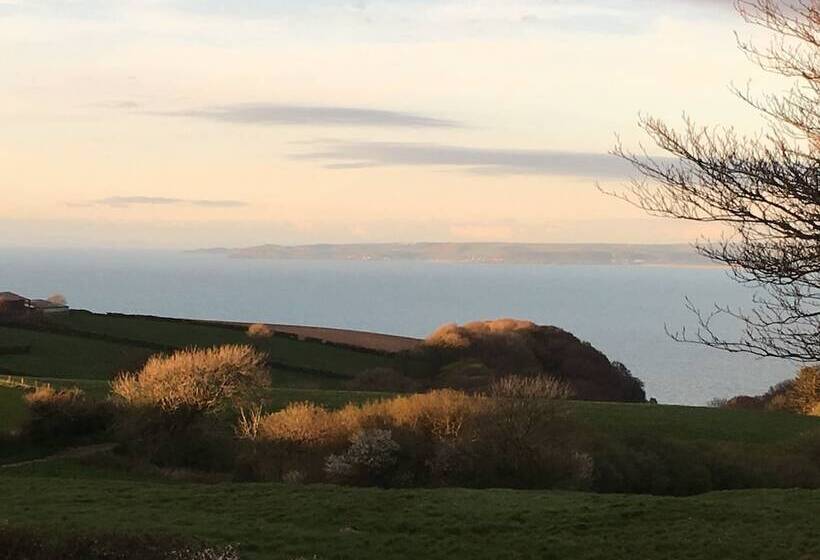 East Dyke Farmhouse B&b