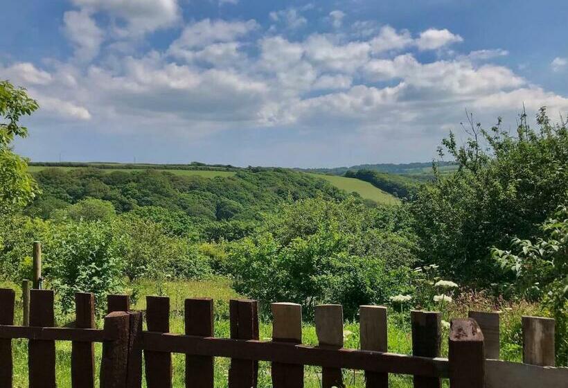 Holifield Farm Hostel & Community Project