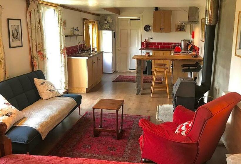 Holifield Farm Hostel & Community Project