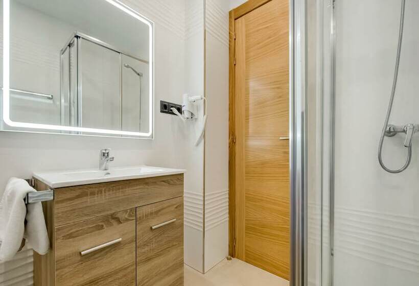 Hostal Restaurante La Pinta