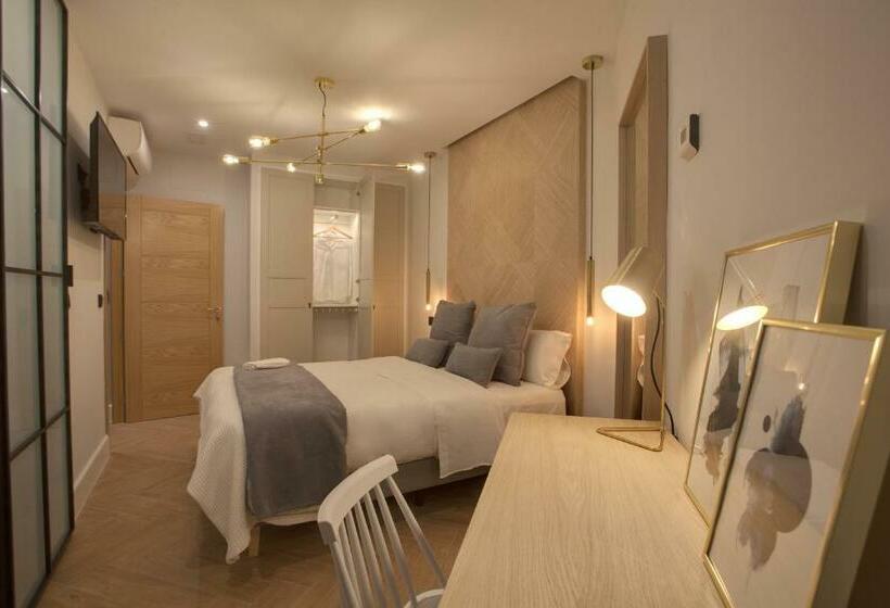 簡易ホテル Suites You Soho