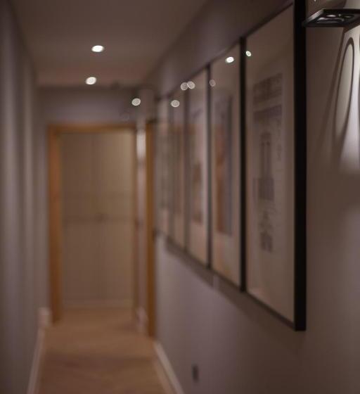 簡易ホテル Suites You Soho