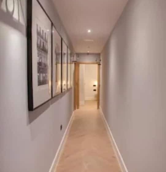 簡易ホテル Suites You Soho