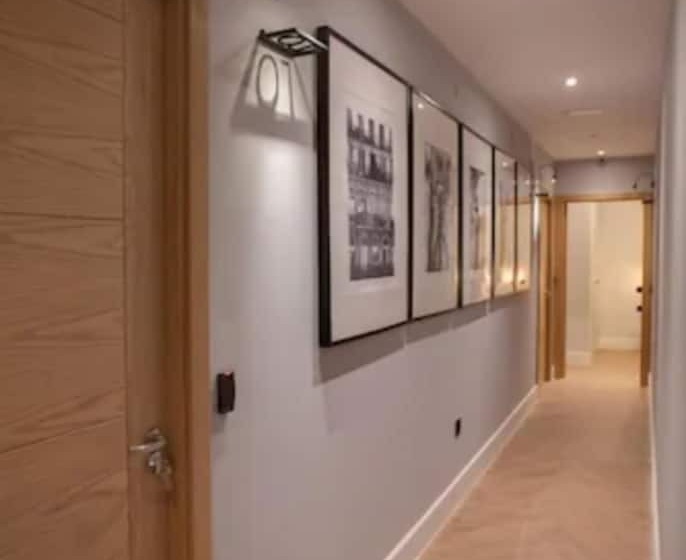 簡易ホテル Suites You Soho