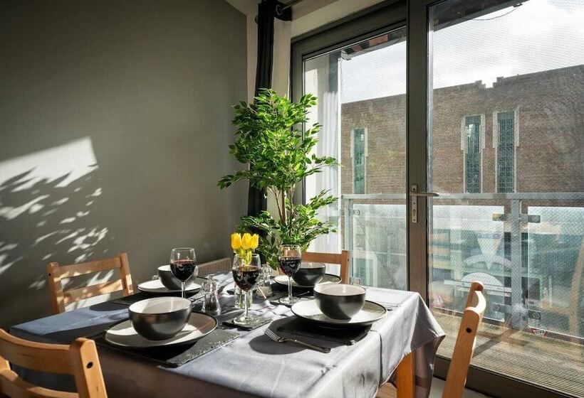 ホテル Ashleigh Court