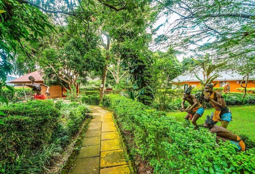 هتل Banana Village