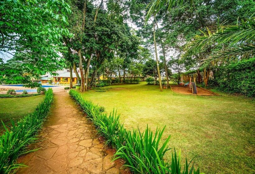 هتل Banana Village