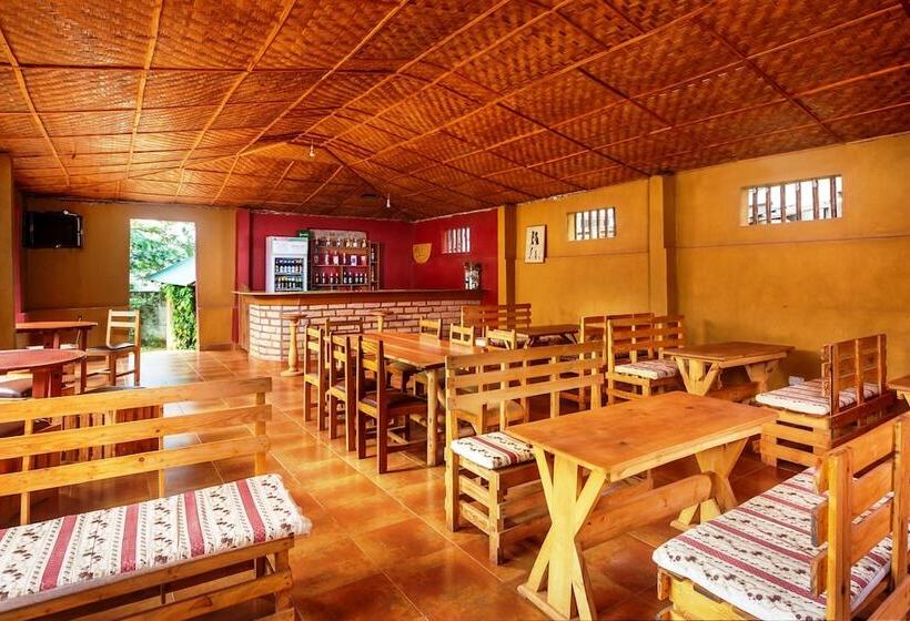 هتل Banana Village