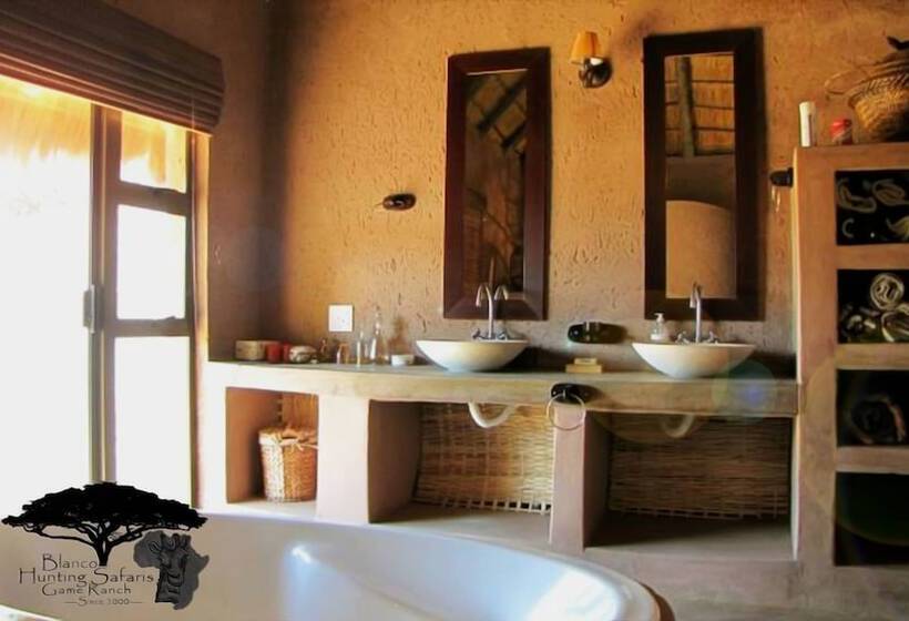 ホテル Blanco Hunting Safaris Game Ranch