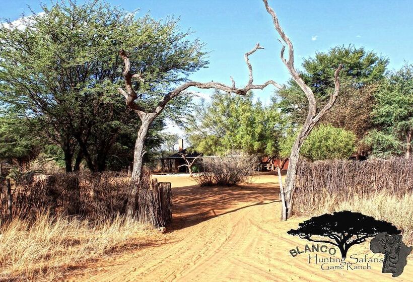Отель Blanco Hunting Safaris Game Ranch