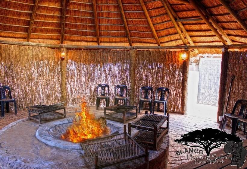 ホテル Blanco Hunting Safaris Game Ranch