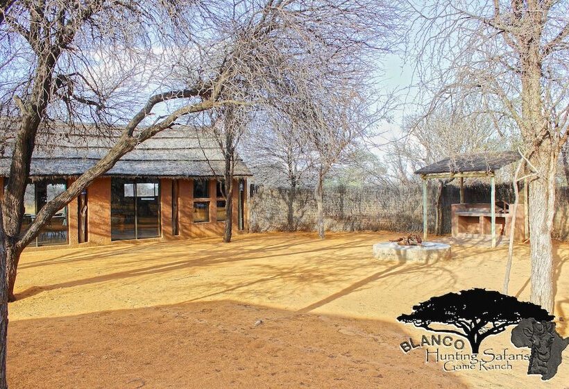 Отель Blanco Hunting Safaris Game Ranch