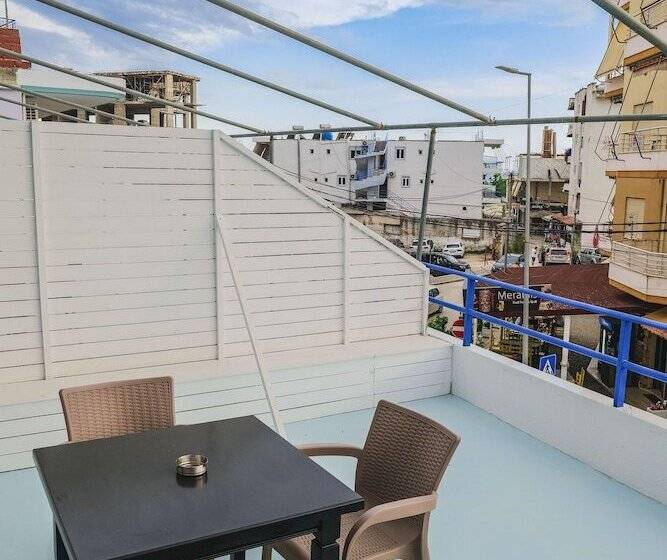 ホテル Foris Rooms