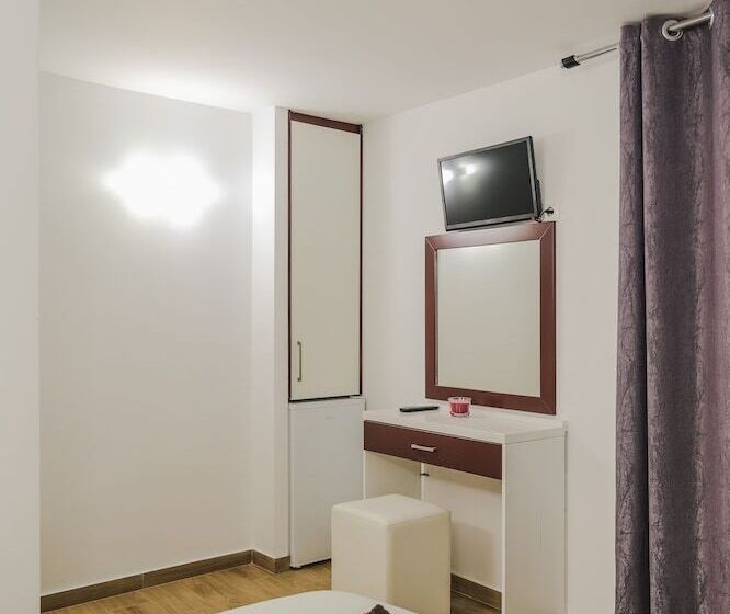 ホテル Foris Rooms