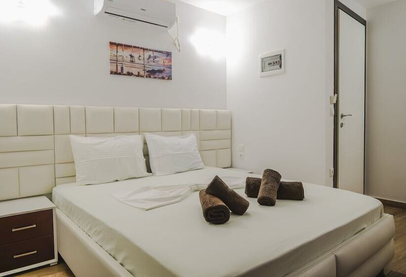 ホテル Foris Rooms