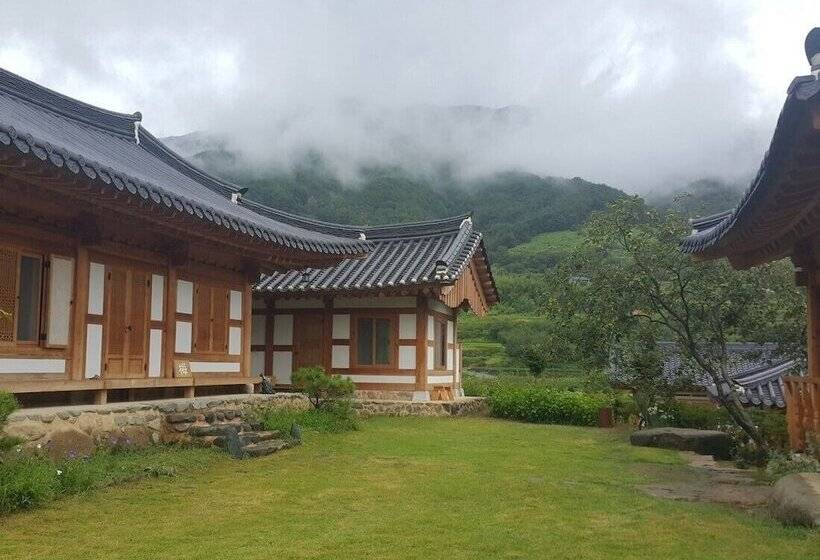 Отель Hadong Today Sun Hanok Traditional House
